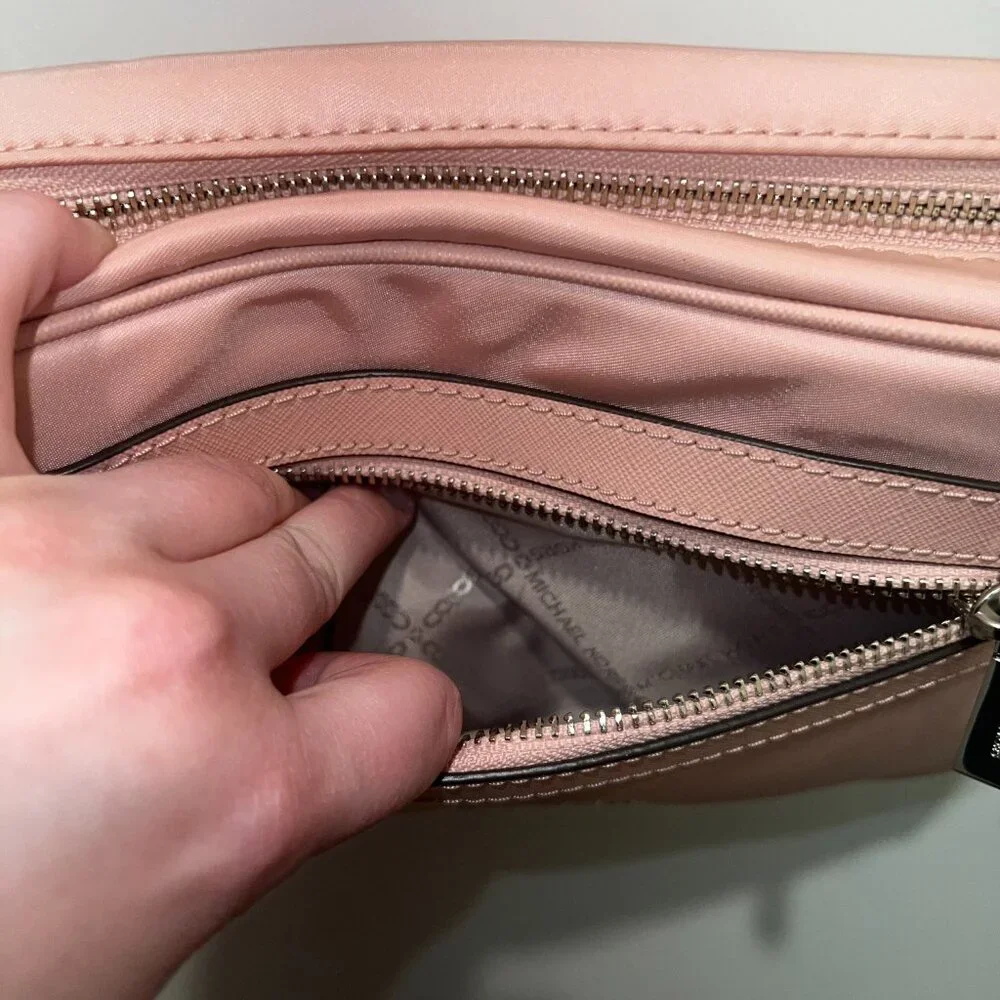 Michael Kors Jet Set Charm Nylon Large Crossbody Purse in Powder Blush Pink - Picture 3 of 10